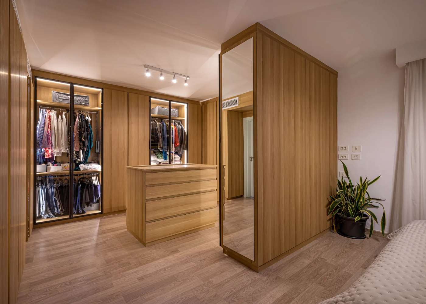Custom closet island unit, in-house made by Modoro furniture studio